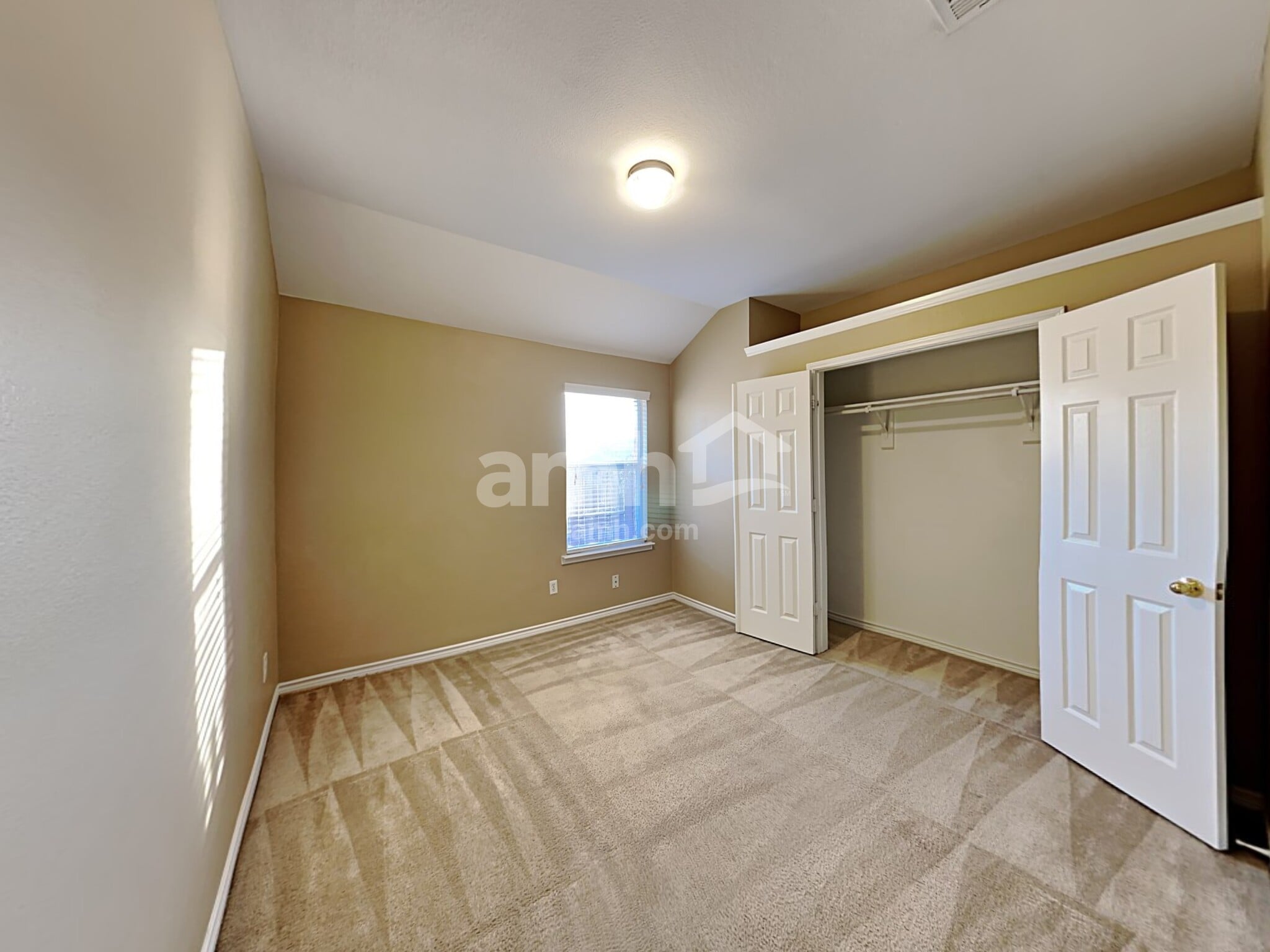 Building Photo - 2710 Beacon Hill Dr