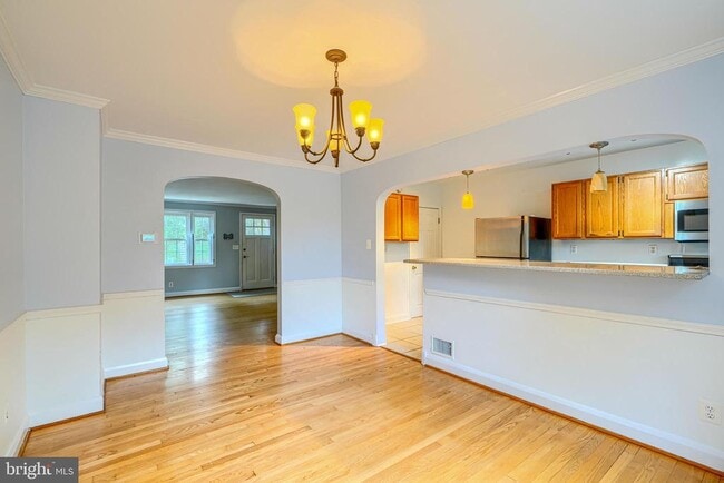 Building Photo - 372 Old Trail