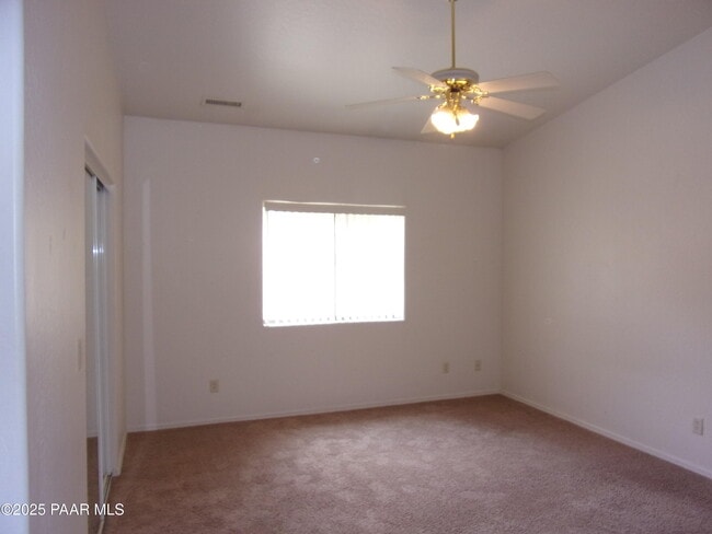 Building Photo - 6815 E Sandhurst Dr