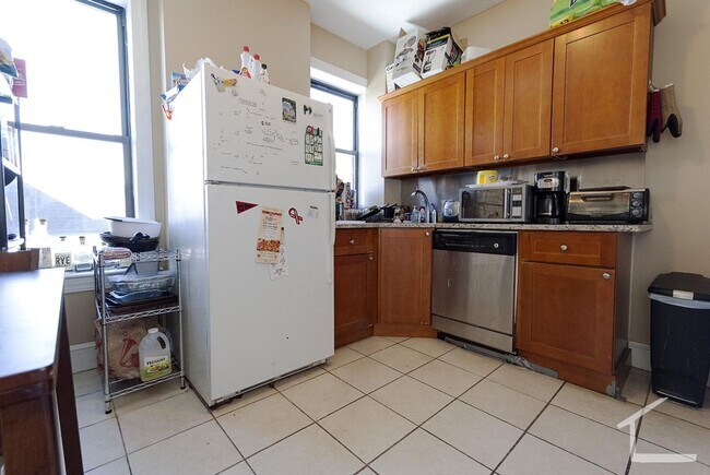 Building Photo - HOT ALLSTON LISTING!!!!