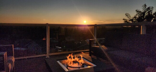 Building Photo - 7904 80th Ave NE