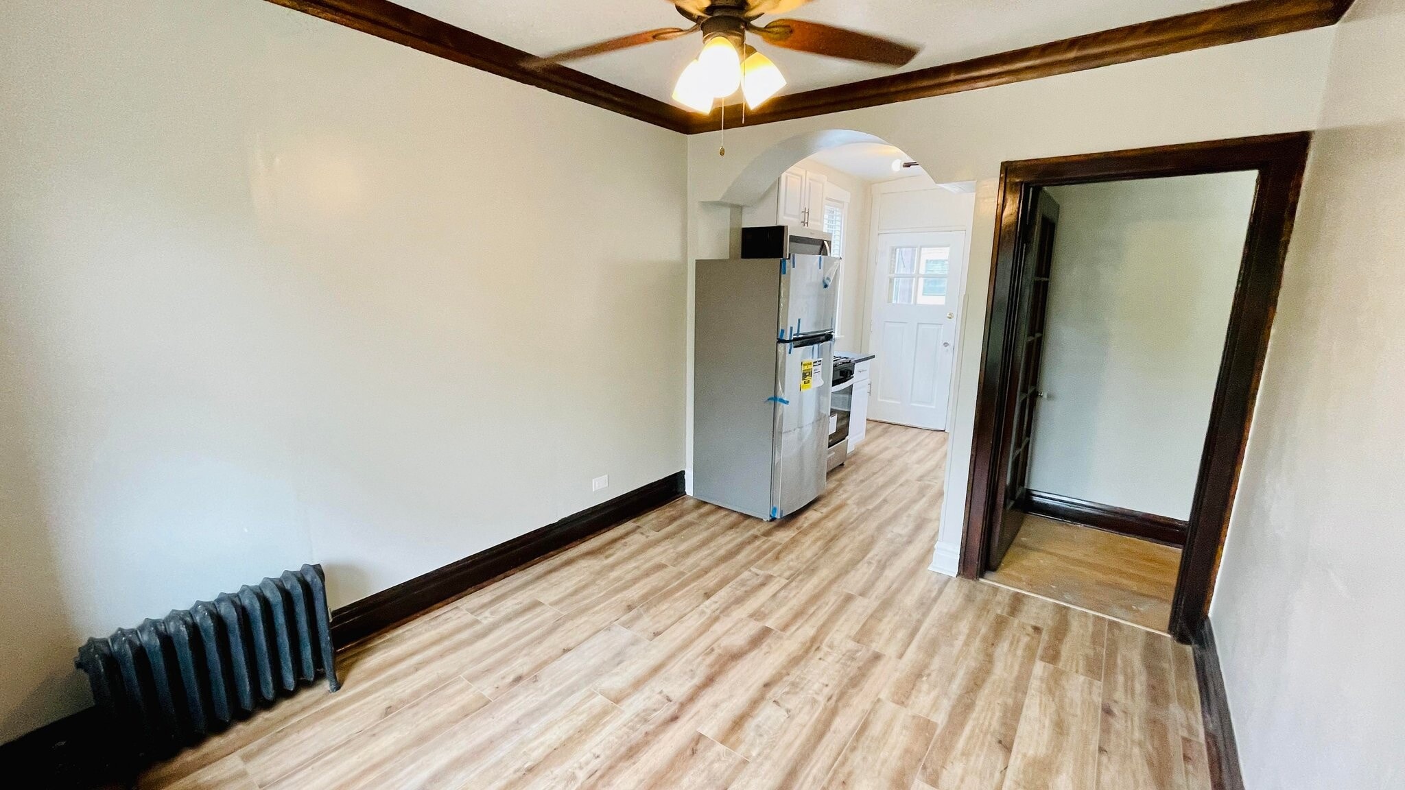 Building Photo - 4211 N Linder Ave