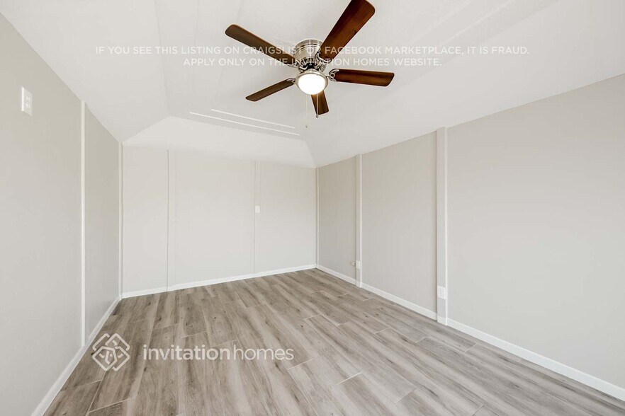 Building Photo - 4038 W Townley Ave