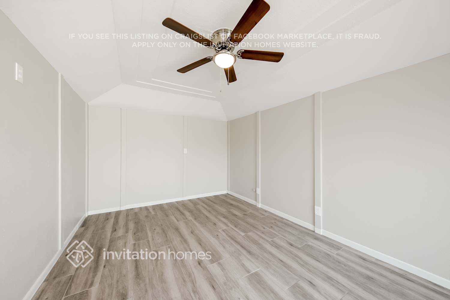 Building Photo - 4038 W Townley Ave