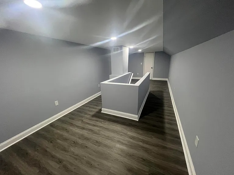 Building Photo - 231 Adams St