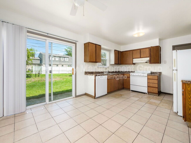 Building Photo - 464 Goshen Ct