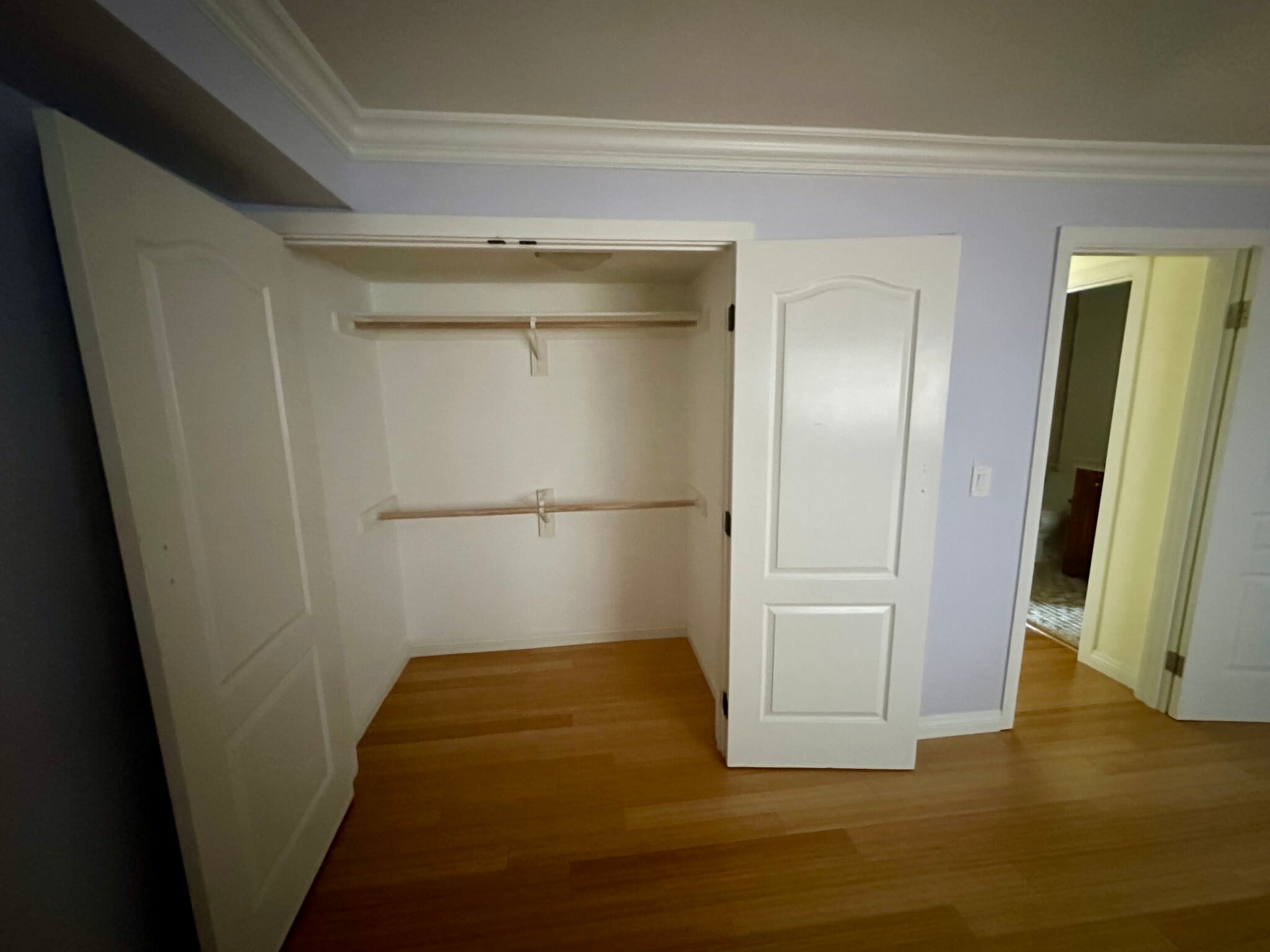 Building Photo - 1154 S Barrington Ave