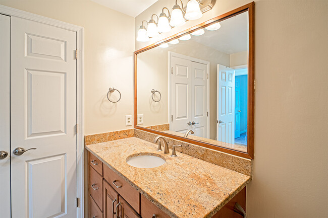 Building Photo - 11701 Karbon Hill Ct