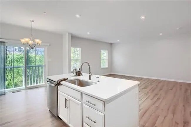 Building Photo - McConnell Trails 3 Bedroom, 2.5 Bathroom T...