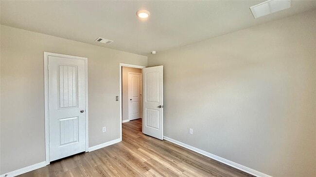 Building Photo - 521 Otto Ave