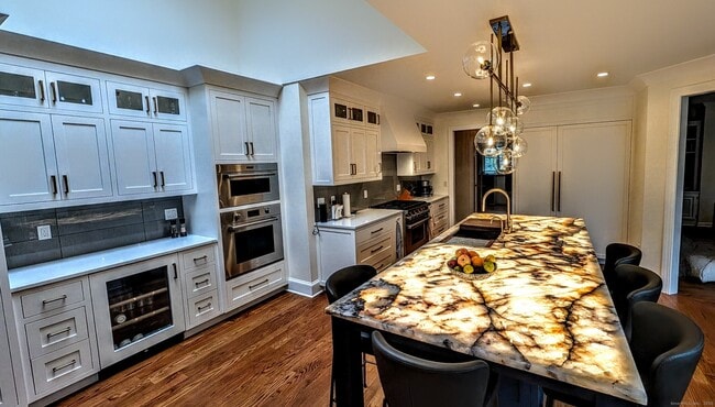 Building Photo - 40 Hull Pl