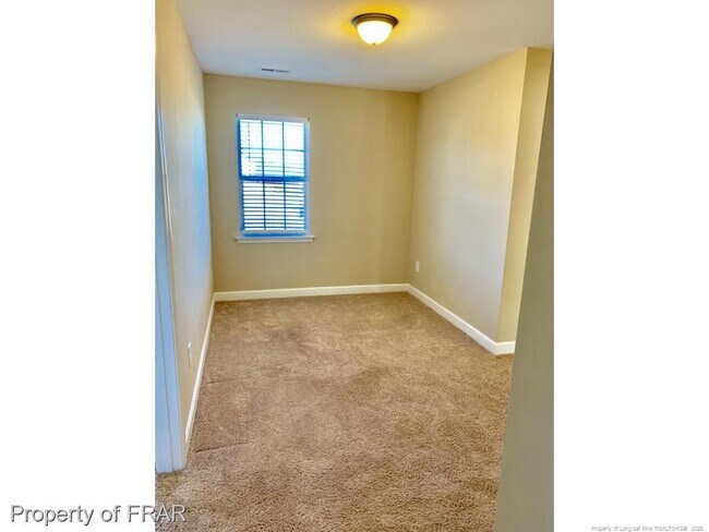 Building Photo - 211 Rainmaker St