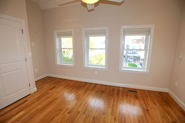 Building Photo - 237 16th St SE