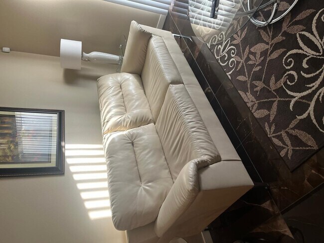 Building Photo - 2511 W Queen Creek Rd