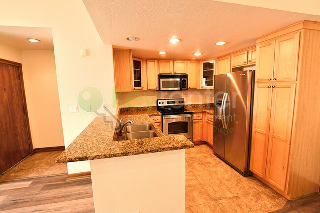 Building Photo - Rancho Bernardo condo| Villa Taviana | Poway School District|