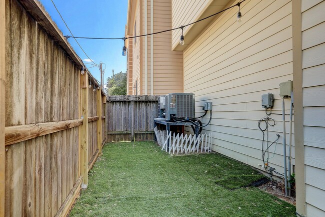 Building Photo - 5701 Kiam St
