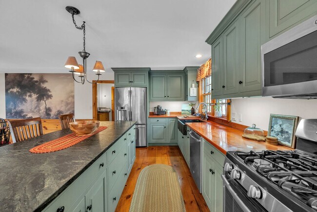 Building Photo - 73 Champeaux Rd