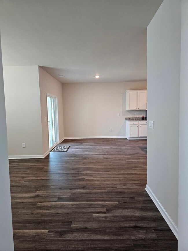 Building Photo - 3015 Long Spur Dr