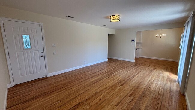 Building Photo - 8096 Juniper Ave