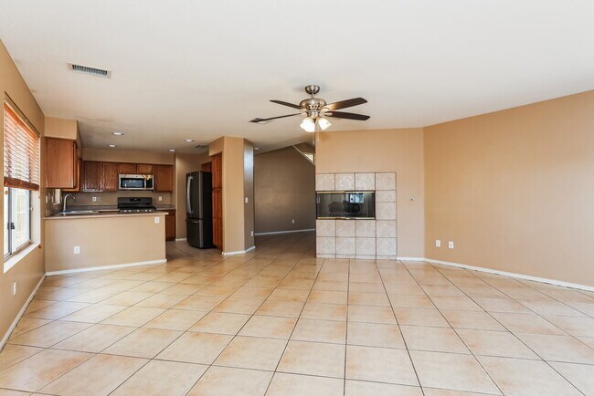 Building Photo - 1653 N 136th Ln