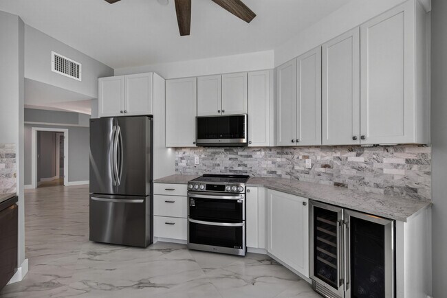 Building Photo - 1440 S Ocean Blvd