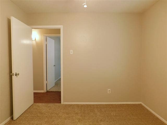 Building Photo - 217 Mockingbird Ln