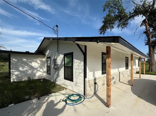 Building Photo - 800 Old Thorndale Rd