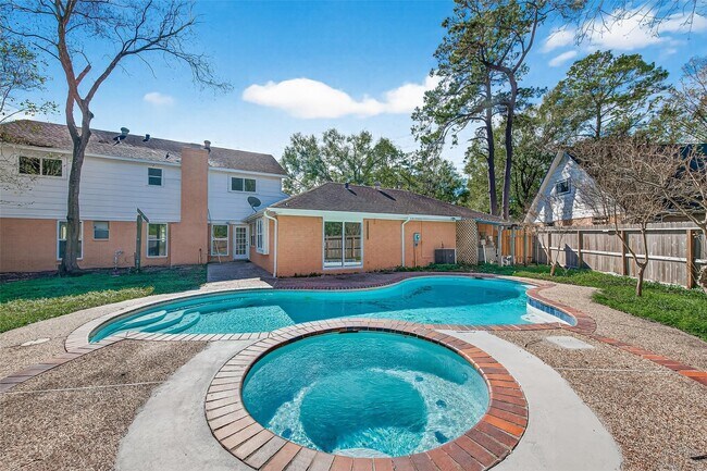 Building Photo - 6210 Rippling Hollow Dr