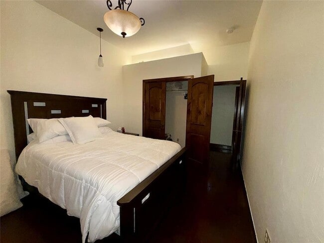 Building Photo - 16616 Moorgate Ln