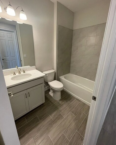 Building Photo - 1078 Rolling Brook Ln