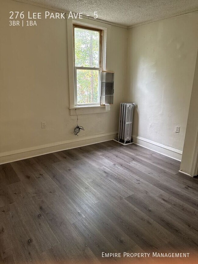 Building Photo - 276 Lee Park Ave