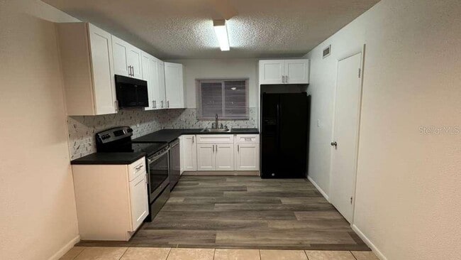 Building Photo - 1000 Lake of the Woods Blvd