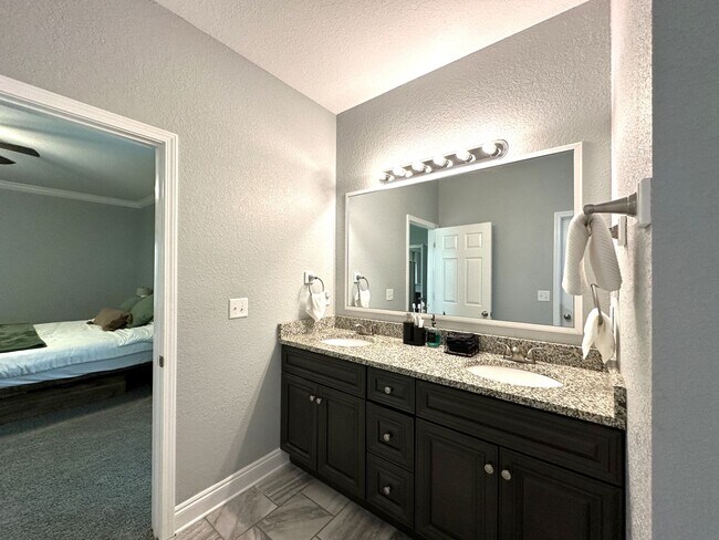 Building Photo - Beautiful north Crestview 4/Bed/2Bath Home