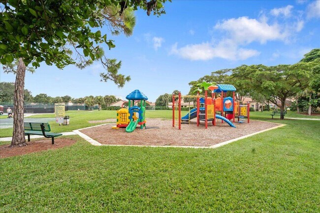 Building Photo - 5143 Elpine Way