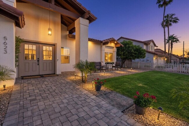 Building Photo - 5623 E Claire Dr