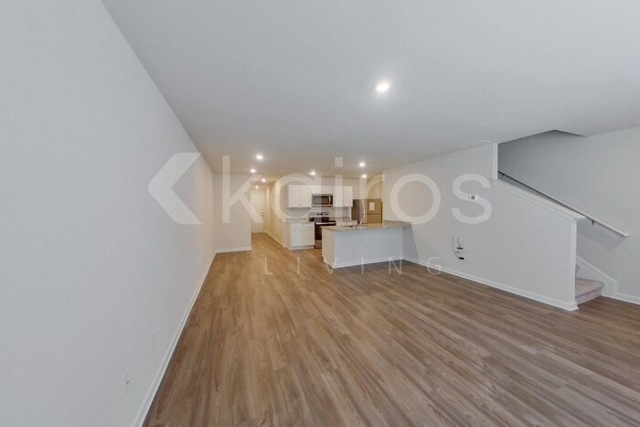 Building Photo - 325 Ironwood Ct