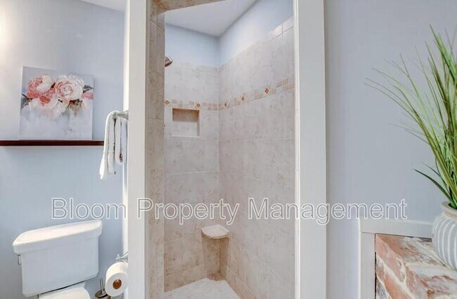 Building Photo - 50 Morris St