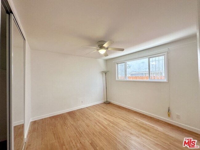 Building Photo - 1108 S Sherbourne Dr