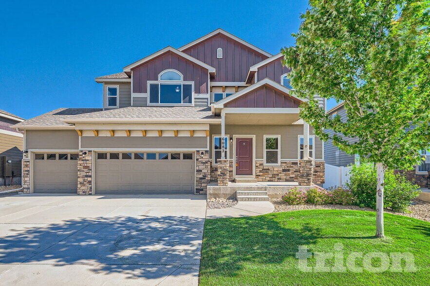 Building Photo - 6082 Carmon Dr