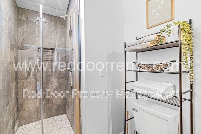 Building Photo - 1619 N Tacoma Ave