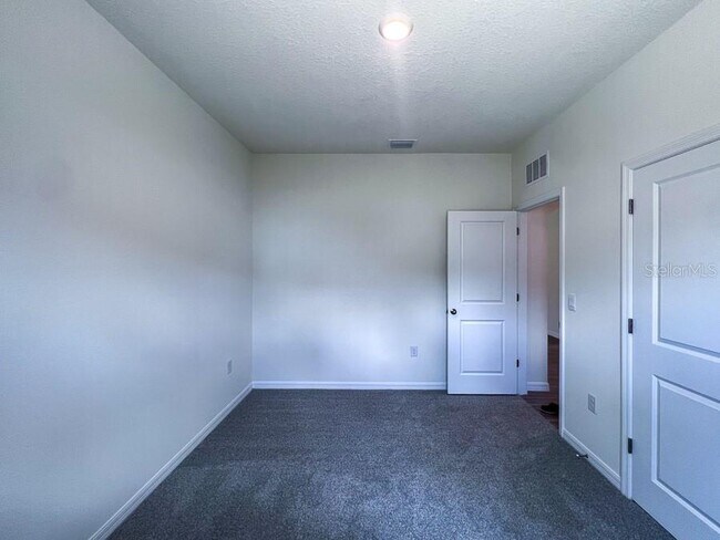 Building Photo - 1315 NW 132nd Cir