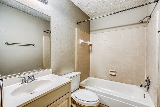 Building Photo - 7010 Foxmont Ln