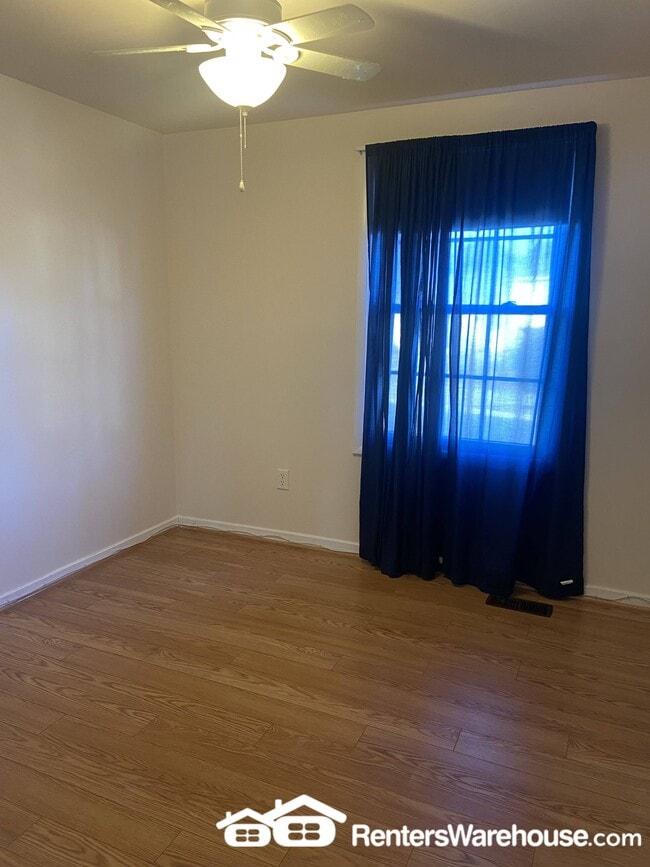 Building Photo - 750 Hyde Park Dr