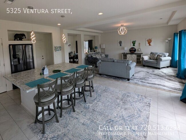 Building Photo - 5325 Ventura St