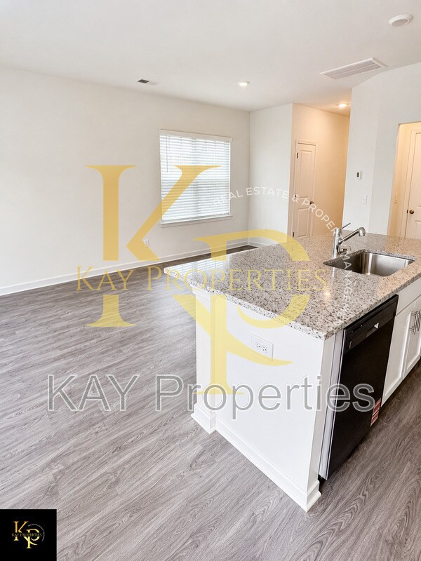 Building Photo - 2840 Egert Dr