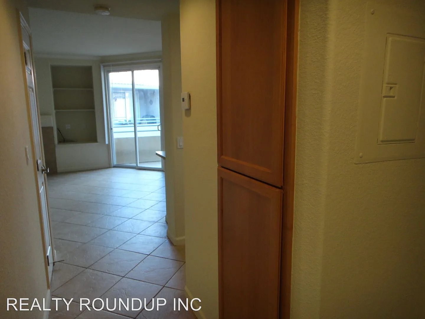 Building Photo - 5201 Laguna Oaks Dr