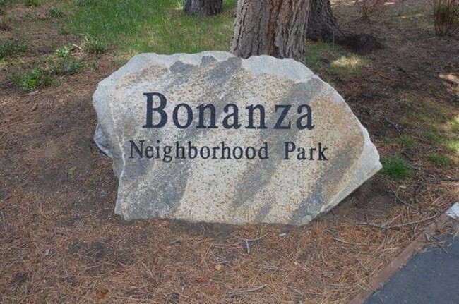 Bonanza Park behind the complex - 1223 Bonanza Ave