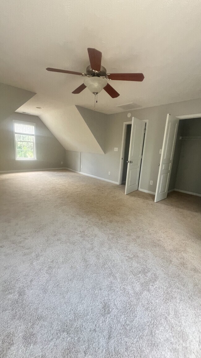 Building Photo - 529 Carolina Way