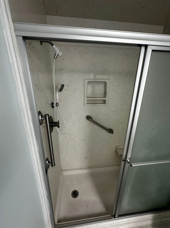 Building Photo - Ozone Woods Ranch