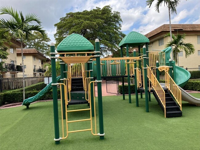 Building Photo - 8500 SW 109th Ave